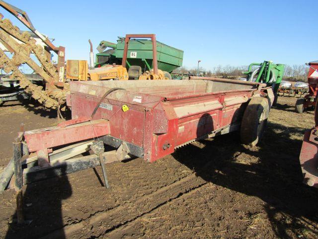 Case 560 Manure Spreader