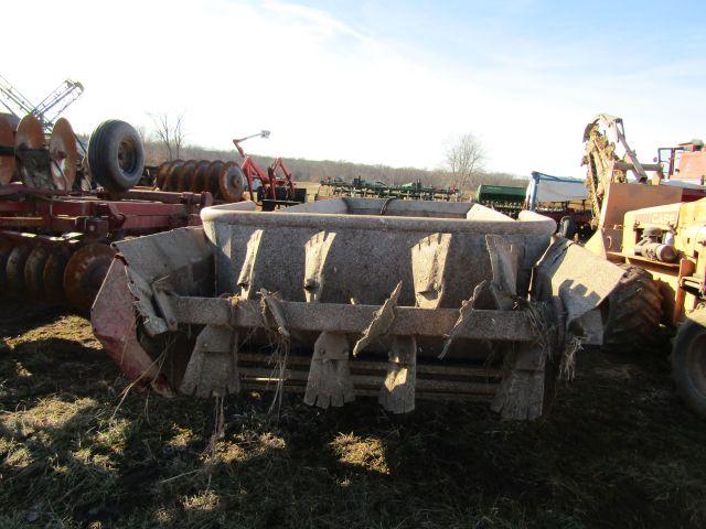 Case 560 Manure Spreader