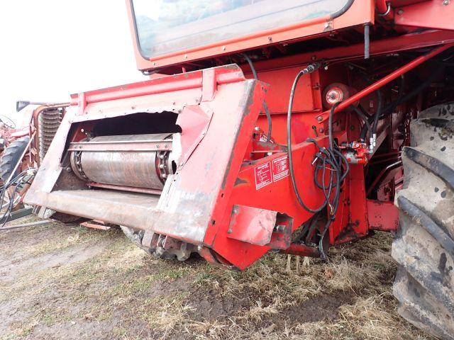 International 1460 Combine