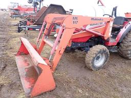 Mahindra 3510 Tractor w/ Loader