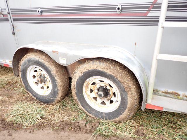 1996 Travel Lodge Horse Trailer