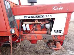 International 1066 Tractor