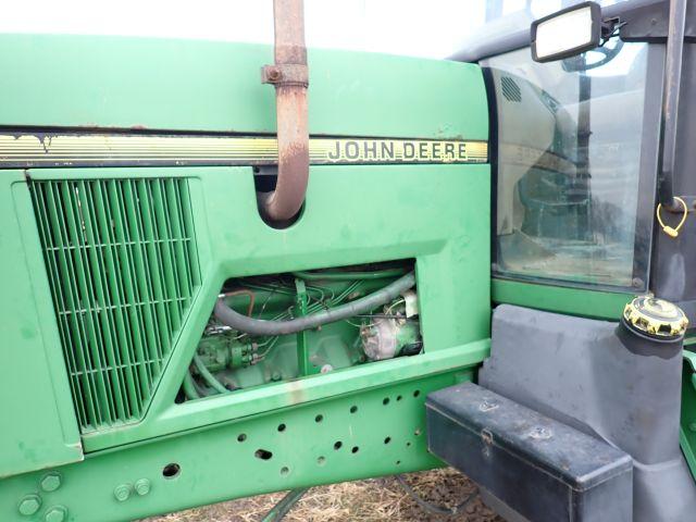 John Deere 7200 Tractor, 1995