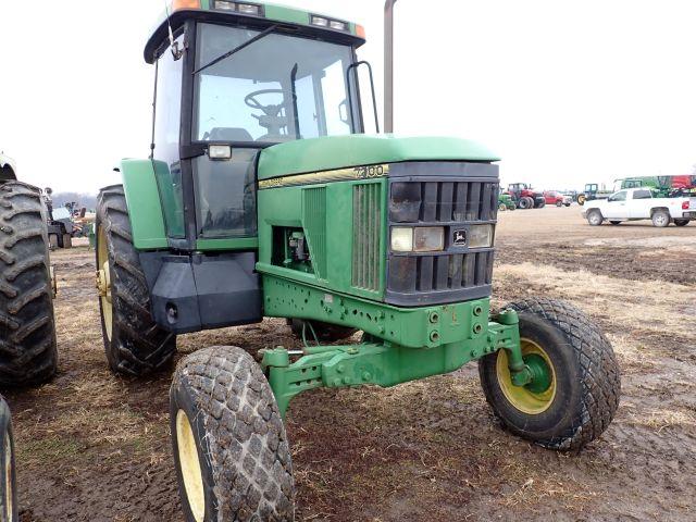 John Deere 7200 Tractor, 1995