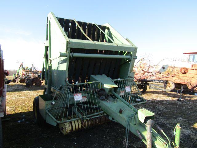 John Deere 500 Round Baler