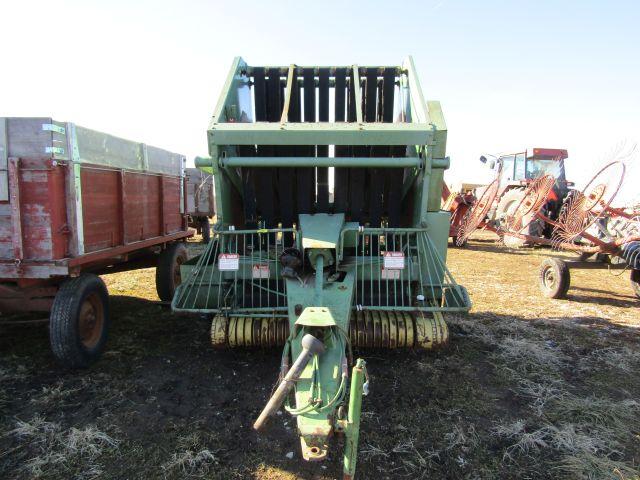 John Deere 500 Round Baler