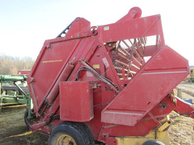 New Holland 852 Round Baler