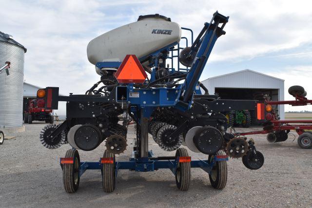 Kinze 3500, 8/15 Planter, 2017