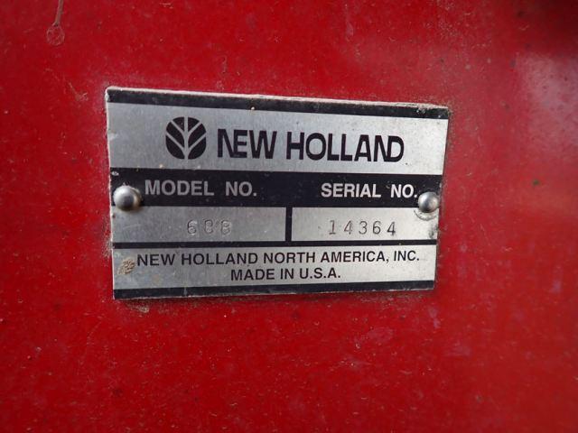 New Holland 688 Round Baler, 2002