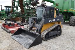 John Deere 323E Skidsteer