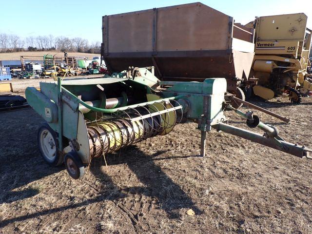 John Deere 24T Square Baler