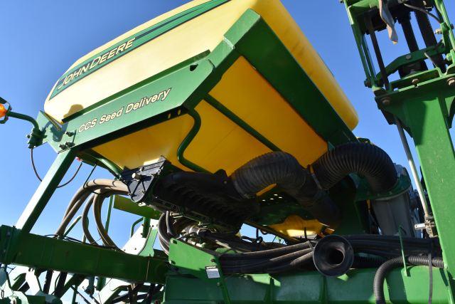 John Deere 1790 Planter