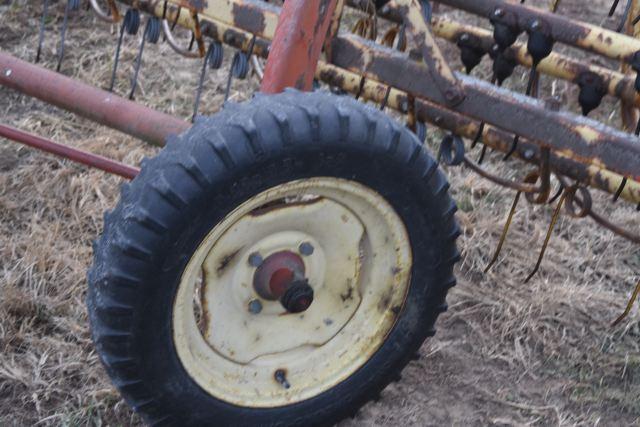 New Holland 256 Hay Rake