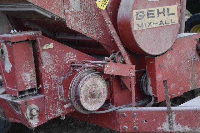 Gehl 95 Grinder Mixer