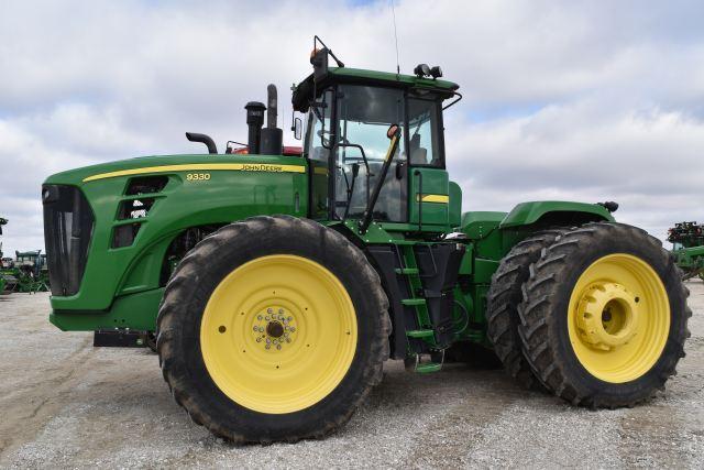 John Deere 9330 Tractor, 2010