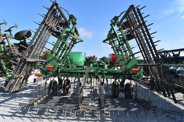 John Deere 980 S-Tine Field Cultivator