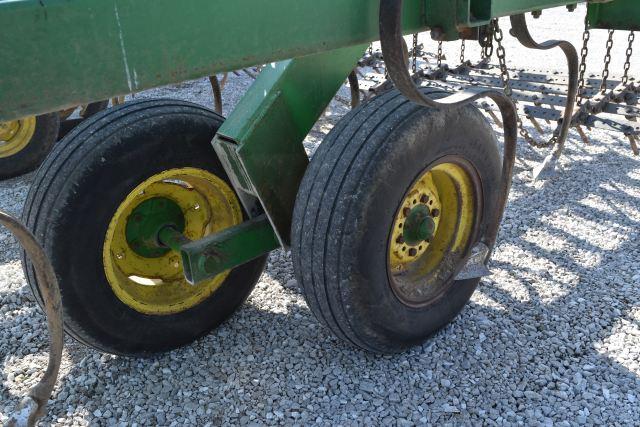 John Deere 980 S-Tine Field Cultivator