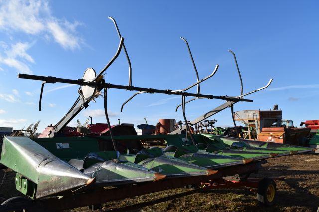 John Deere 643 Corn Head