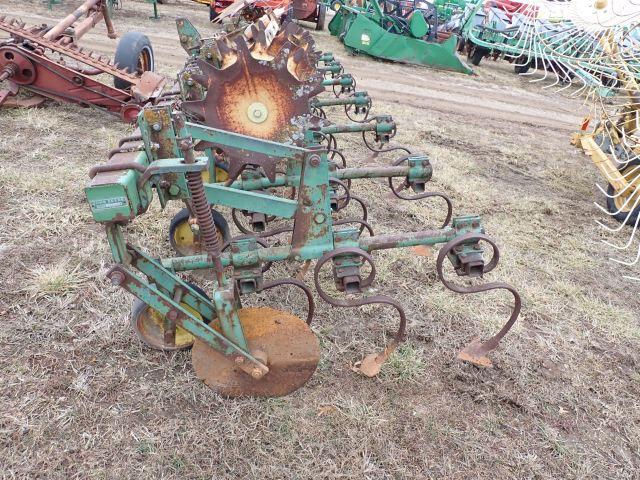 John Deere RM Cultivator