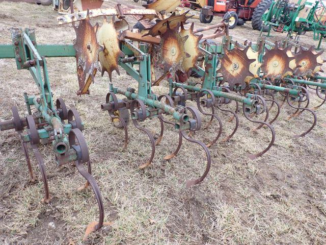 John Deere RM Cultivator