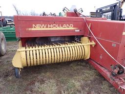 New Holland 570 Square Baler