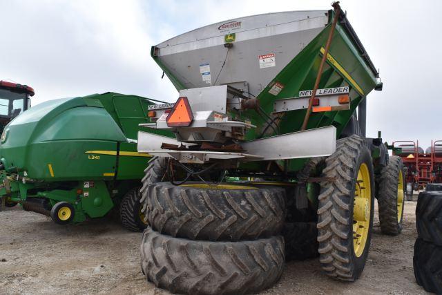 John Deere 4930 Fertilizer Spreader