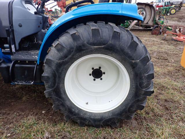 LS XR4140 Tractor, 2017