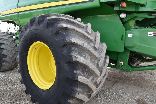 John Deere 9770 STS Combine, 2010