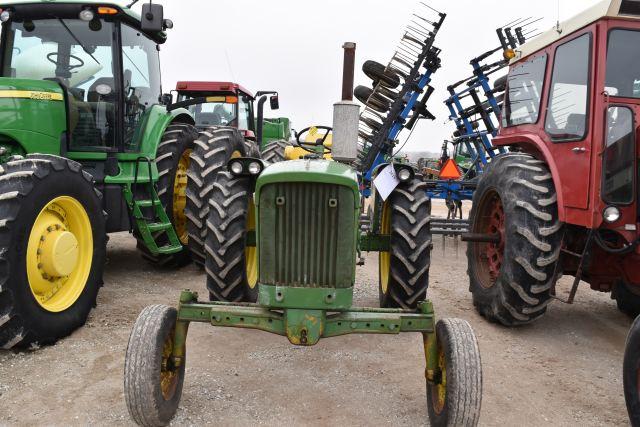 John Deere 2010 Tractor