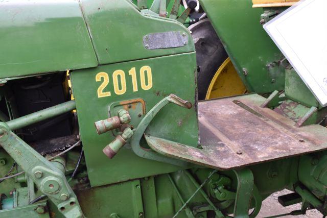 John Deere 2010 Tractor