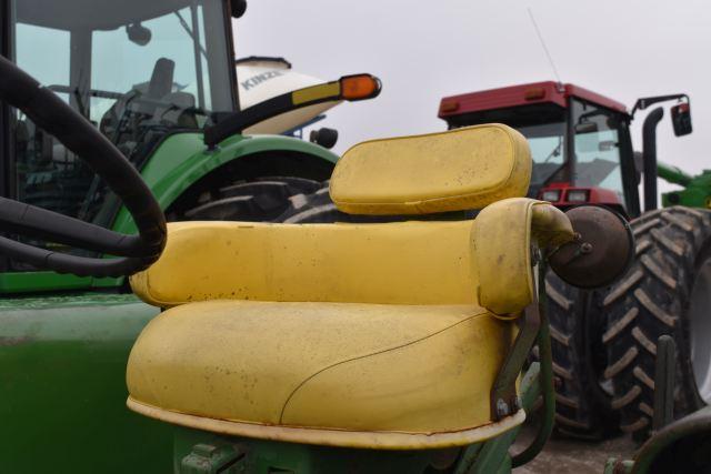 John Deere 2010 Tractor