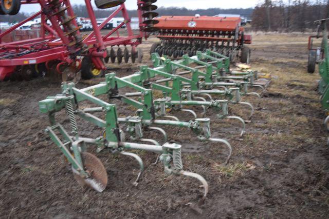 John Deere 6 Row RM C-Shank Cultivator