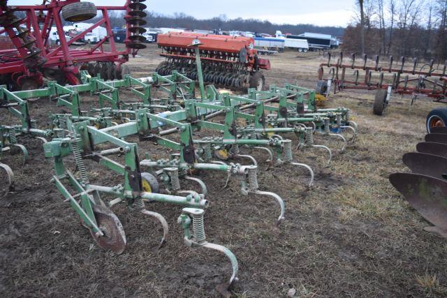 John Deere 6 Row RM C-Shank Cultivator