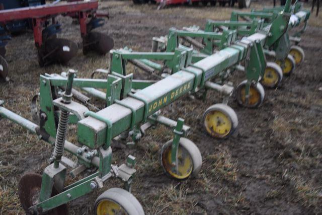 John Deere 6 Row RM C-Shank Cultivator