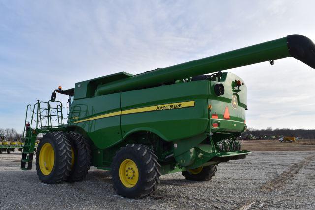 John Deere S660 Combine, 2014