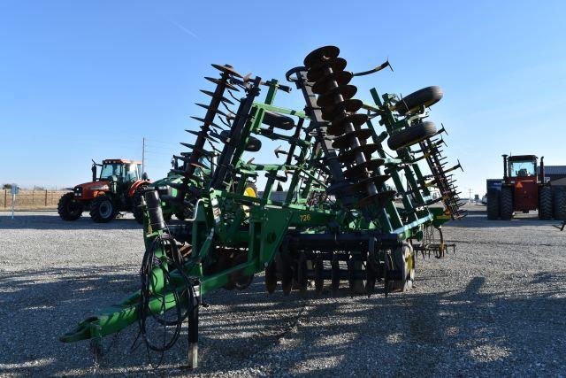 John Deere 726 Mulch Finisher