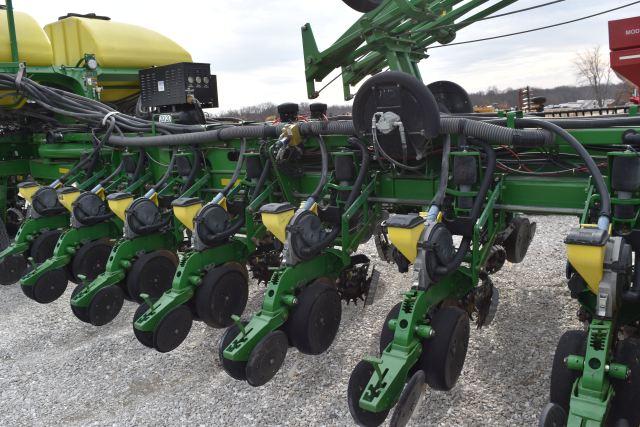 John Deere 1770 NT Planter, 2009