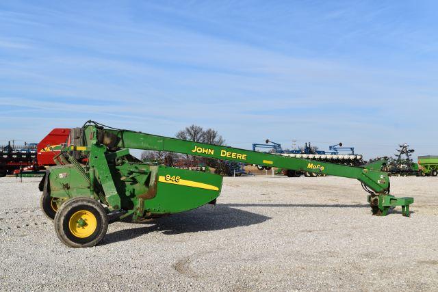 John Deere 946 Mower Conditioner