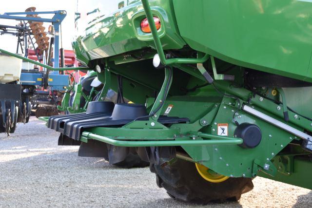 John Deere S680 Combine, 2017