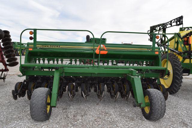 John Deere 750 No-Till Drill