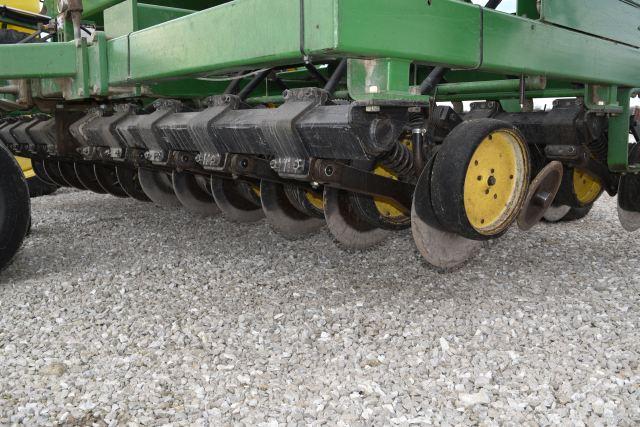 John Deere 750 No-Till Drill