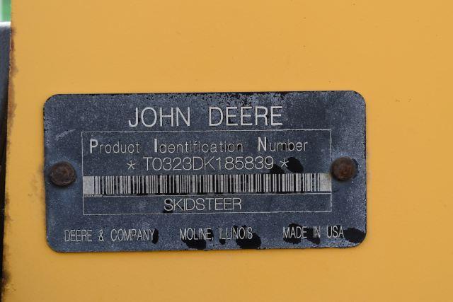 John Deere 323D Skidsteer