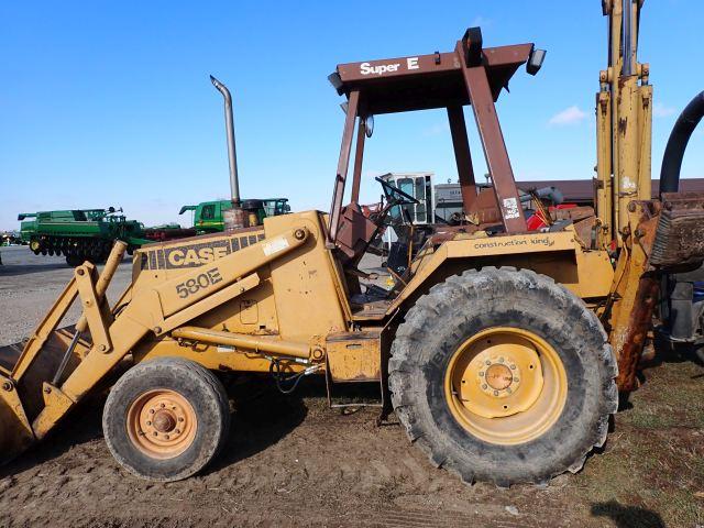 Case 580 Super E Backhoe