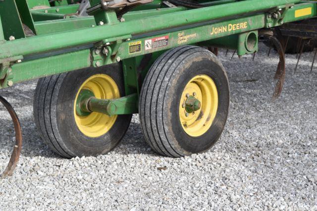 John Deere 726 Mulch Finisher