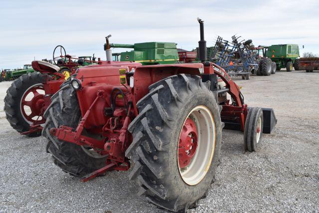 International 674 Tractor