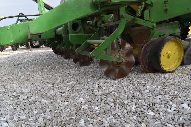 John Deere 7000 Planter