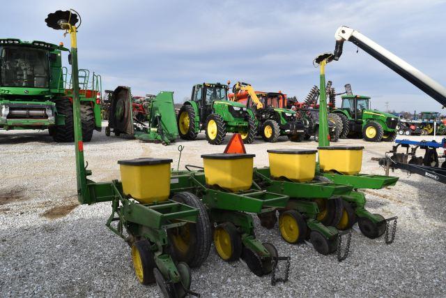 John Deere 7000 Planter