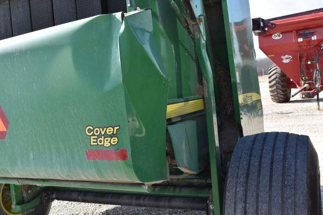 John Deere 568 Round Baler