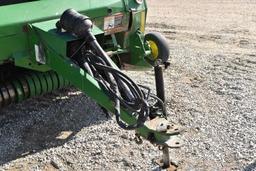 John Deere 568 Round Baler