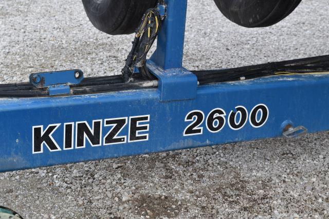 Kinze 2600 1631 Planter, 1999